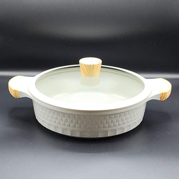 D&W Cookware 11in Low Casserole Pan With Lid Speckled Ceramic Coated Interior